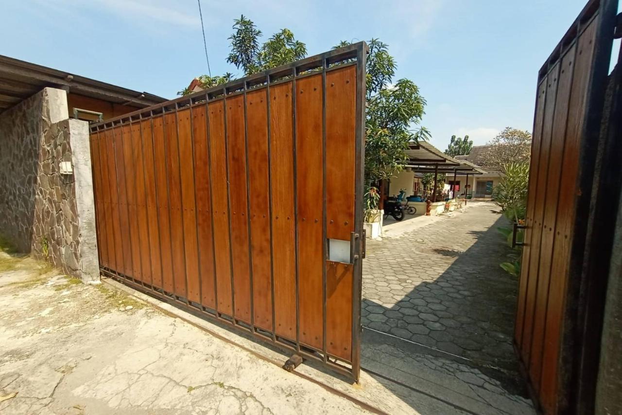 Express O 91578 Villali Jogja Yogyakarta Luaran gambar